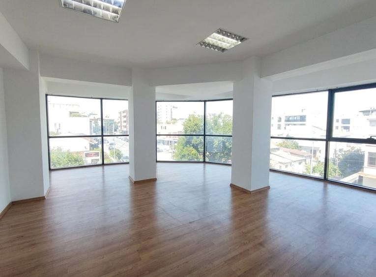 Birou, de 35 mp, în Central