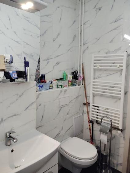Apartament cu 3 camere decomandat în Exterior Vest