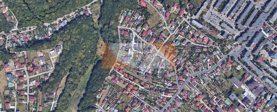 Casă cu 6 camere cu Teren 750 Mp în Găvana Platou
