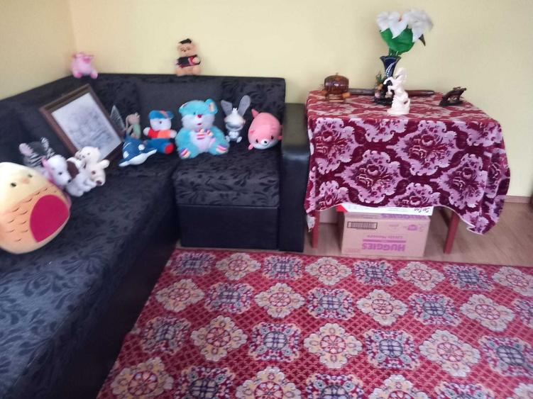 Casă cu 4 camere în Ghizdaru