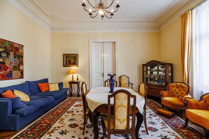 Apartament cu 3 camere semidecomandat, mobilat în Ultracentral