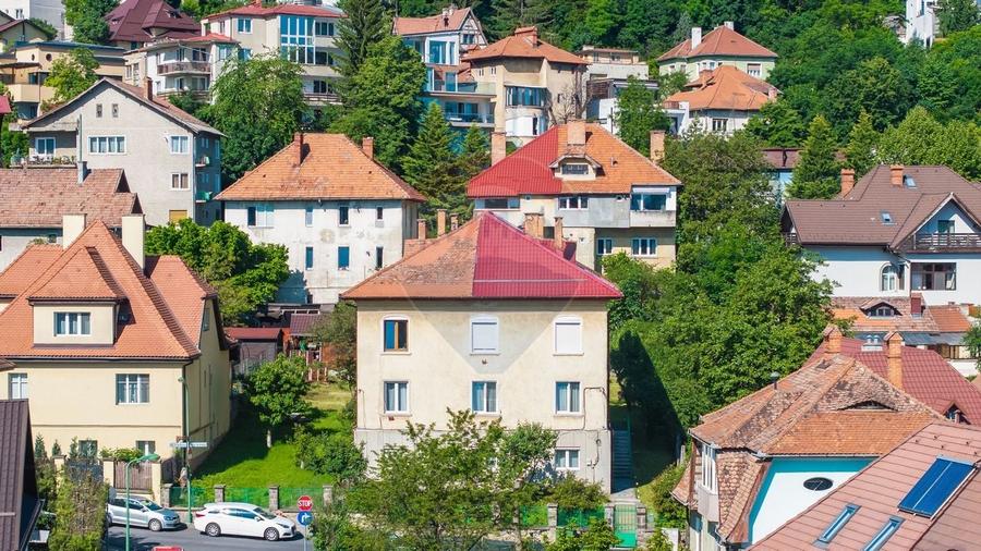 Apartament cu 2 camere decomandat în Centrul Istoric