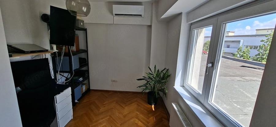 Apartament cu 4 camere decomandat în Olimpia-Stadion