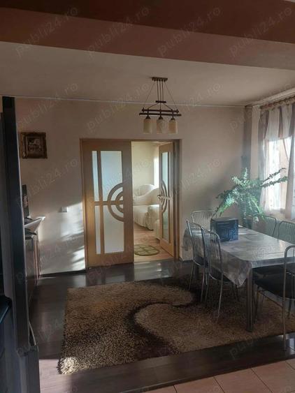 Casă cu 5 camere cu Teren 1100 Mp în Vlădești