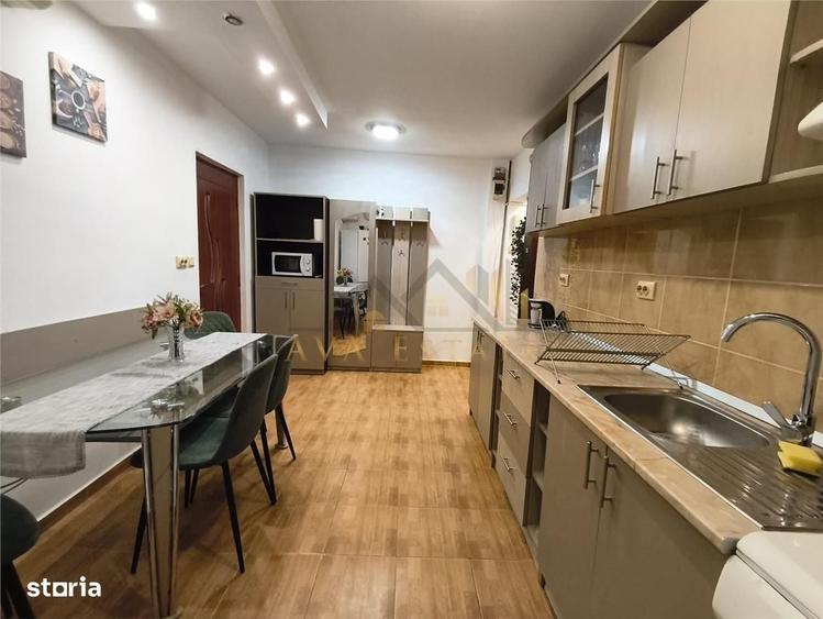 Apartament cu 3 camere semidecomandat în Cetății