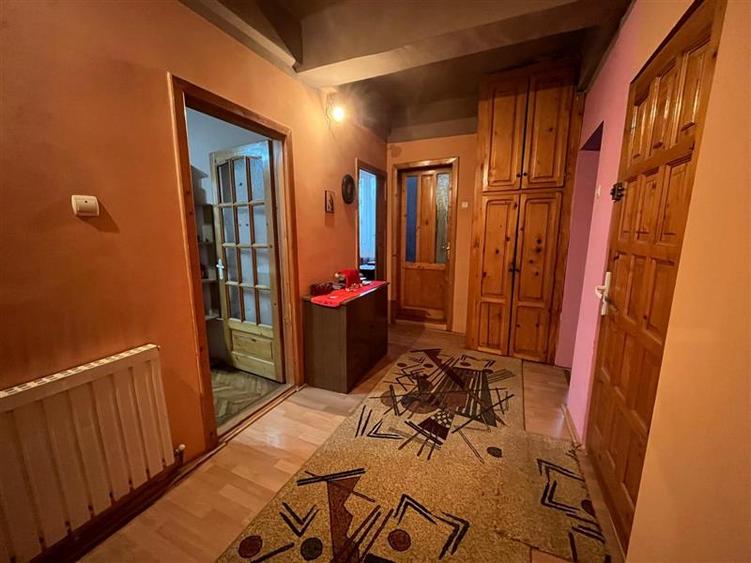 Apartament cu 2 camere decomandat, mobilat în Periferie