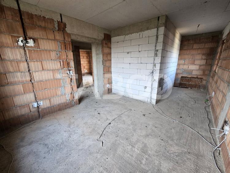 Duplex cu 4 camere cu Canalizare în Șura Mică