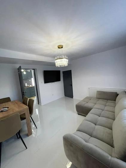 Apartament cu 3 camere decomandat în Ultracentral