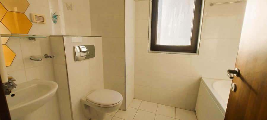 Apartament cu 4 camere nedecomandat în Pipera