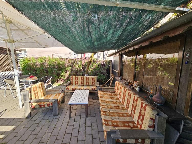 Casă individuală cu 12 camere cu Canalizare în Central