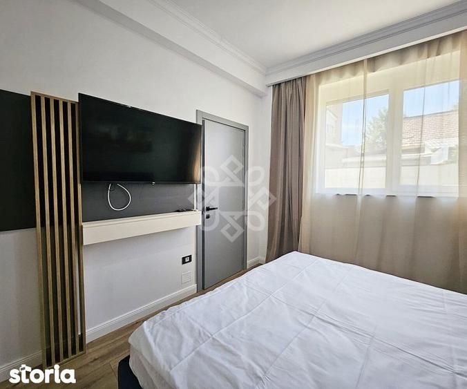 Apartament cu 3 camere semidecomandat în Orașul Nou