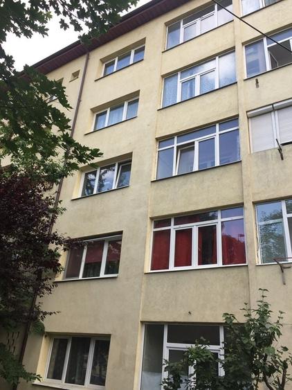 Apartament cu 2 camere decomandat în Podei