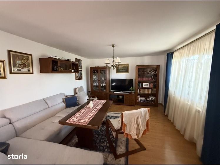 Casă cu 4 camere cu Teren 780 Mp în Tuzla