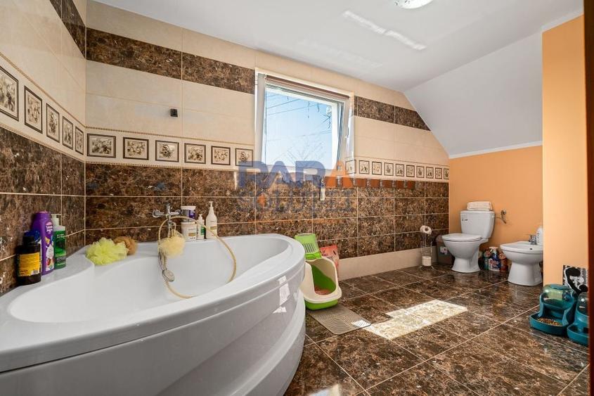 Casă cu 4 camere cu Teren 754 Mp în Cordun