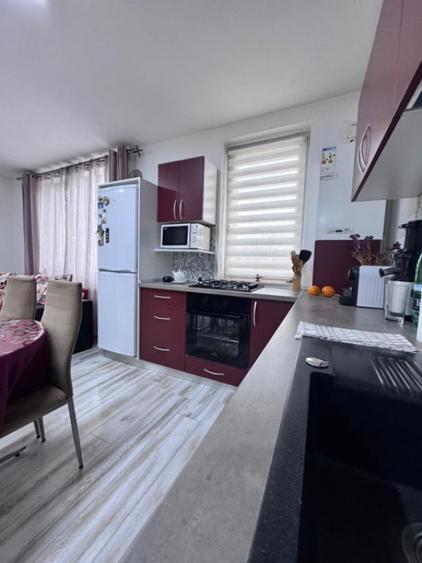Apartament cu 2 camere semidecomandat în Florești
