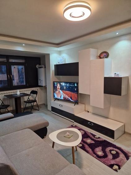 Apartament cu 2 camere semidecomandat în Radu Negru