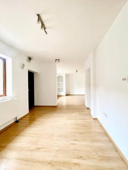 Apartament cu 3 camere decomandat în Ultracentral