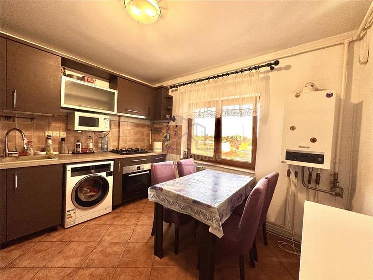 Apartament cu 3 camere decomandat în Cantacuzino