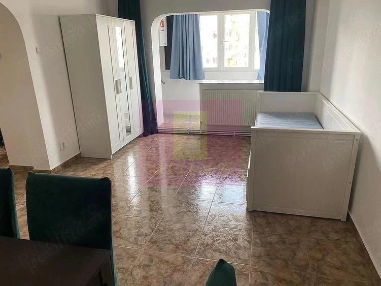 Apartament cu 4 camere semidecomandat în Timpuri Noi