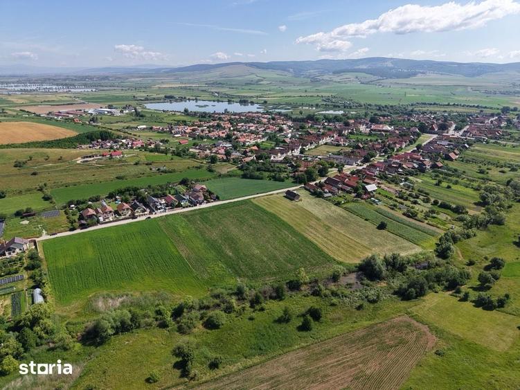 Teren de 10000 mp, în Feldioara