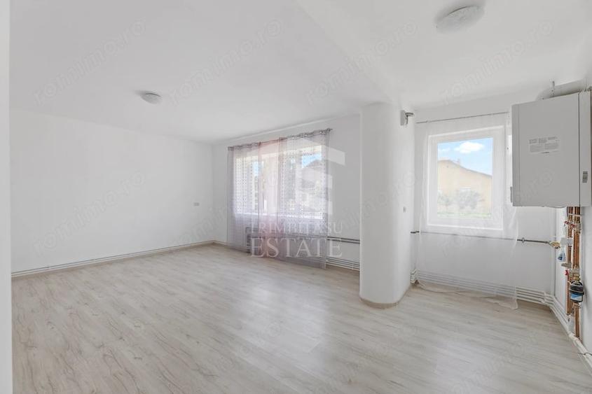 Casă cu Teren 1446 Mp în Macea