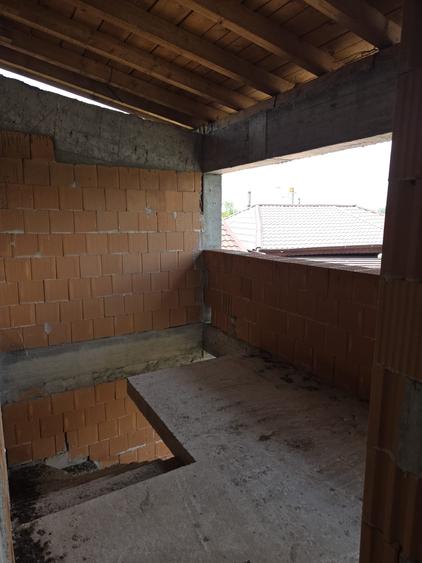 Casă individuală cu 10 camere cu Teren 400 Mp în Giulești