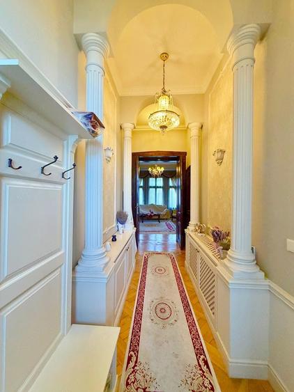 Apartament cu 3 camere semidecomandat în Sinaia