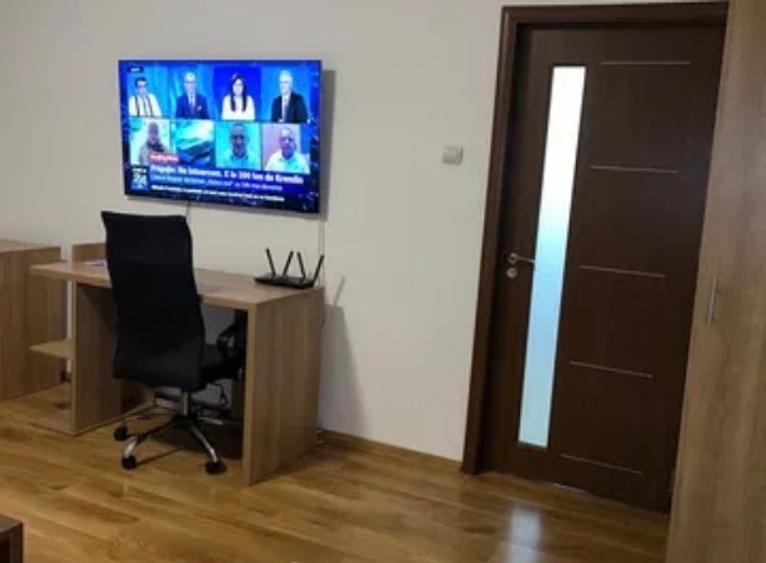 Garsonieră decomandată în Eroii Revoluției