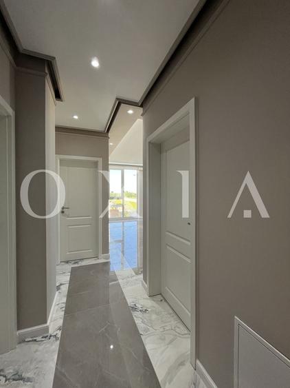 Apartament cu 3 camere semidecomandat în Torontalului