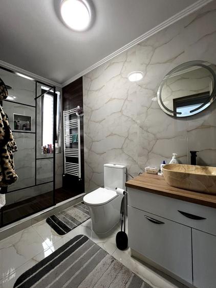 Casă individuală cu 8 camere cu Piscina în Cordău