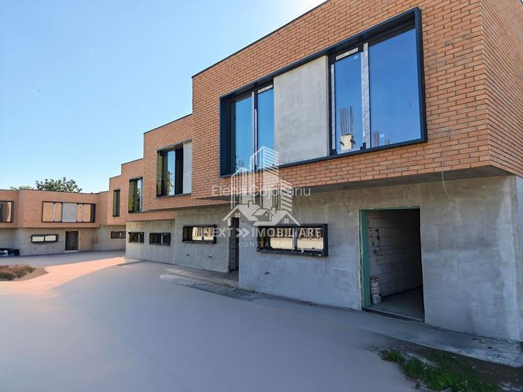 Casa 4 camere complex rezidential, 2 locuri de parcare , Palazu Mare