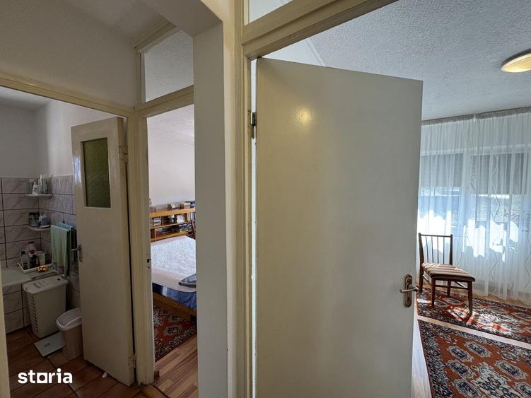 Apartament cu 3 camere decomandat, mobilat în Florilor