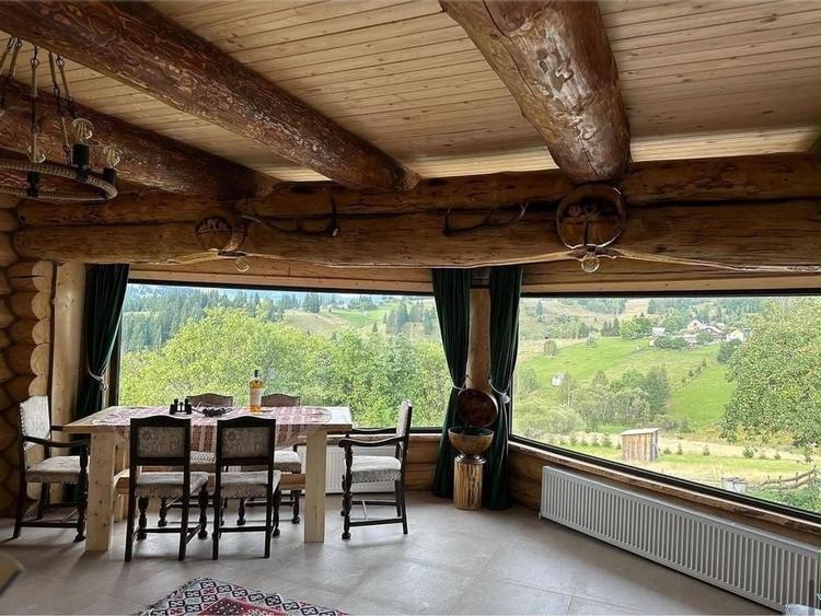 Casă cu 4 camere în Dorna-Arini