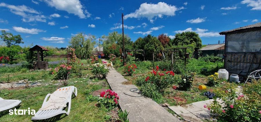 Casă cu 3 camere cu Teren 2100 Mp în Tuzla