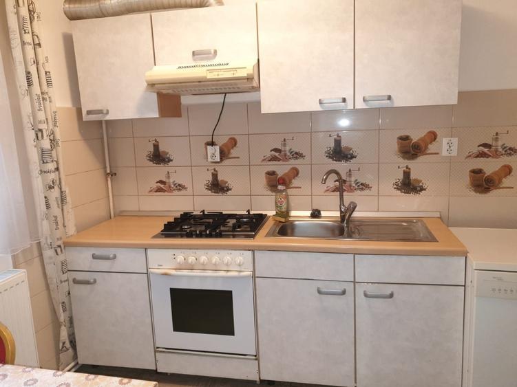 Apartament cu 3 camere în Romanești