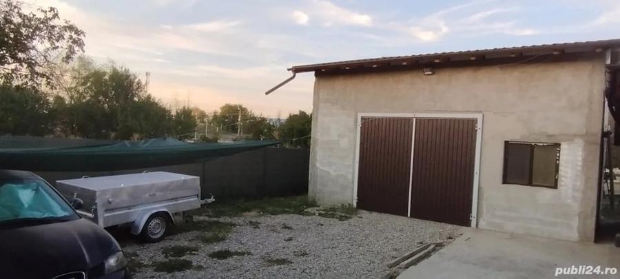 Casă cu 5 camere în Stoenești