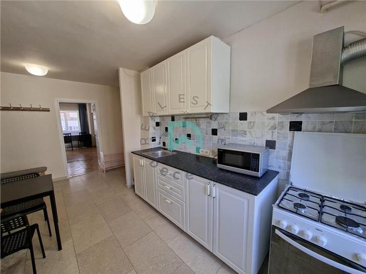 Apartament cu 3 camere decomandat în Răcădău