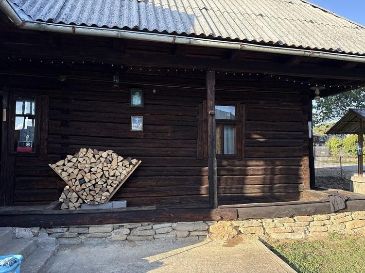 Casă cu 2 camere cu Teren 700 Mp în Central
