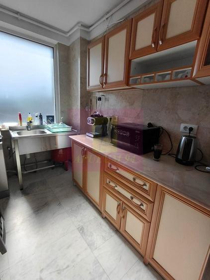Apartament cu 5 camere decomandat în Unirii