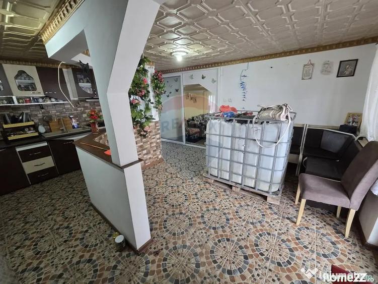 Casă cu 3 camere cu Teren 1000 Mp în Bătinești
