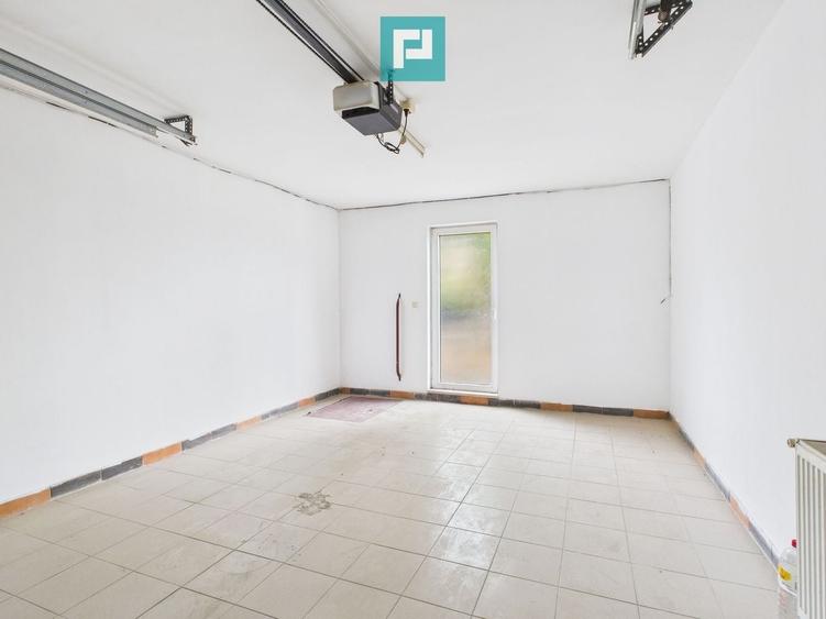 Casă individuală cu 5 camere cu Canalizare în Dumbrăvița