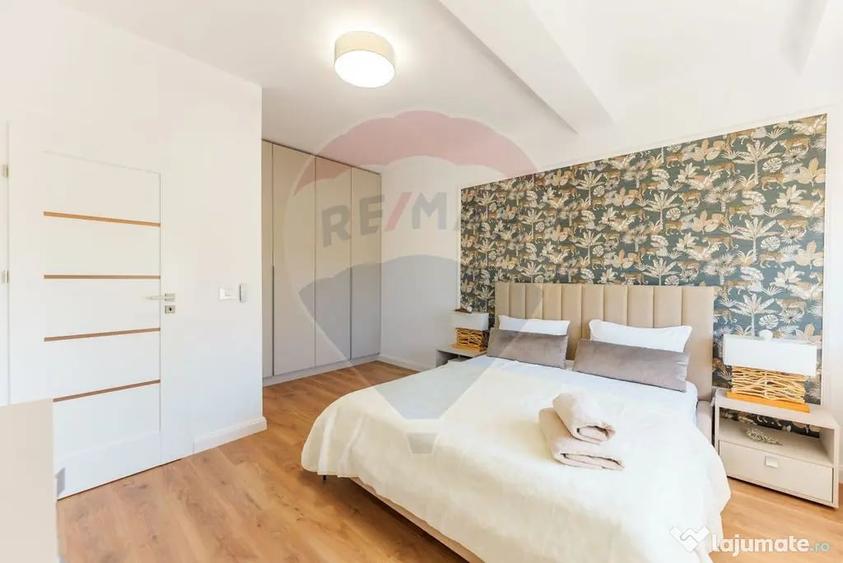Casă cu 5 camere cu Teren 50 Mp în Subcetate