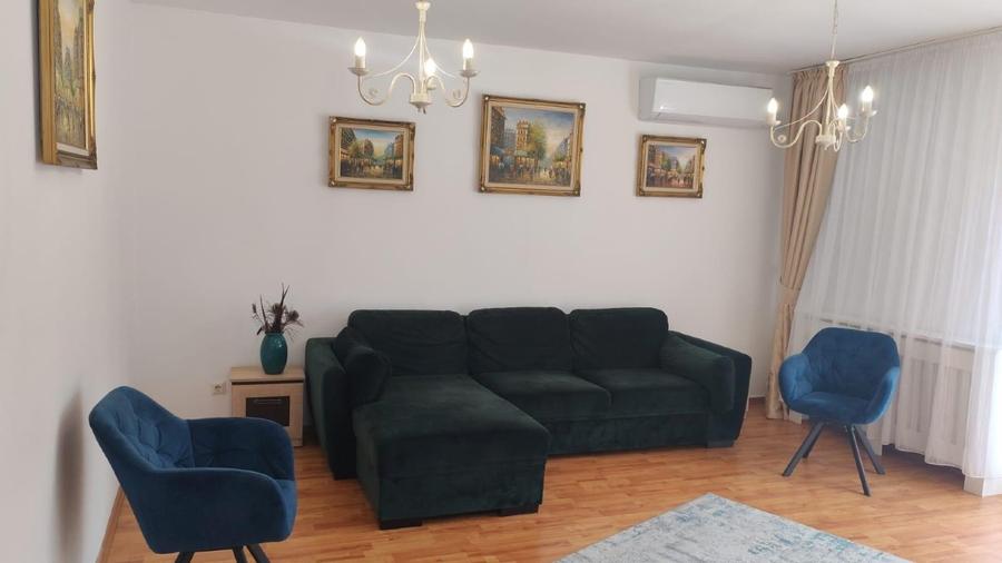 Apartament cu 3 camere decomandat, mobilat în Central