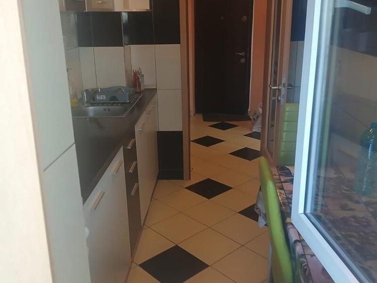 Apartament cu 2 camere semidecomandat în Colentina