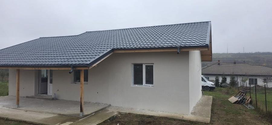 Casă individuală cu 3 camere cu Garaj în Ciurea