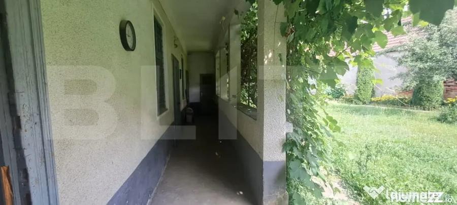 Casă cu 5 camere cu Teren 500 Mp în Berivoi