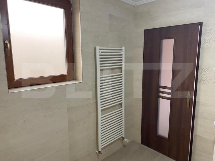 Casă individuală cu 5 camere cu Teren 7100 Mp în Exterior Nord