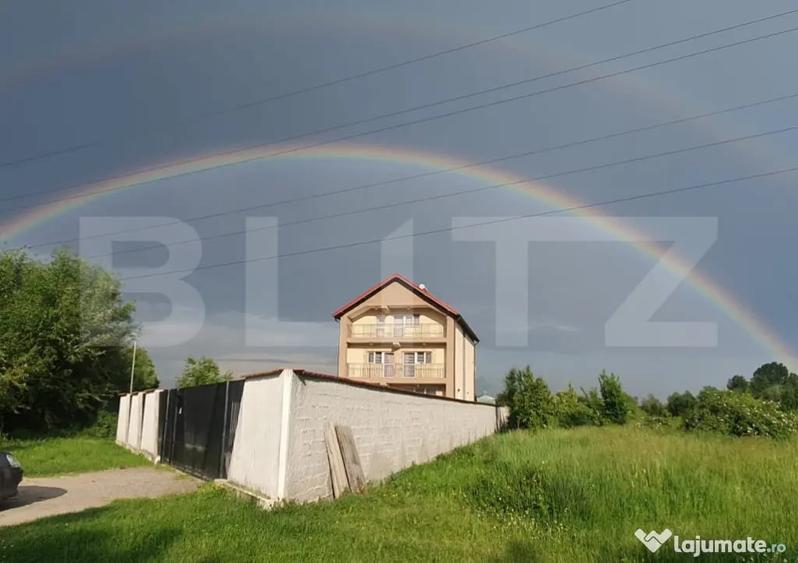 Casă cu 7 camere cu Teren 850 Mp în Șișești