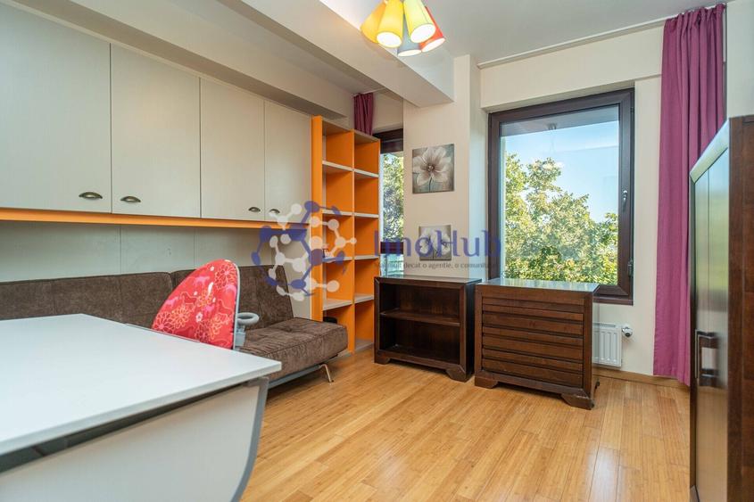 Apartament cu 3 camere semidecomandat, mobilat în Copou