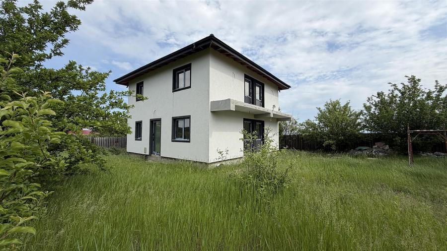 Casă cu 4 camere cu Teren 450 Mp în Aroneanu